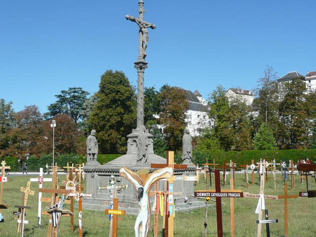 LOURDES 2010   (50).JPG